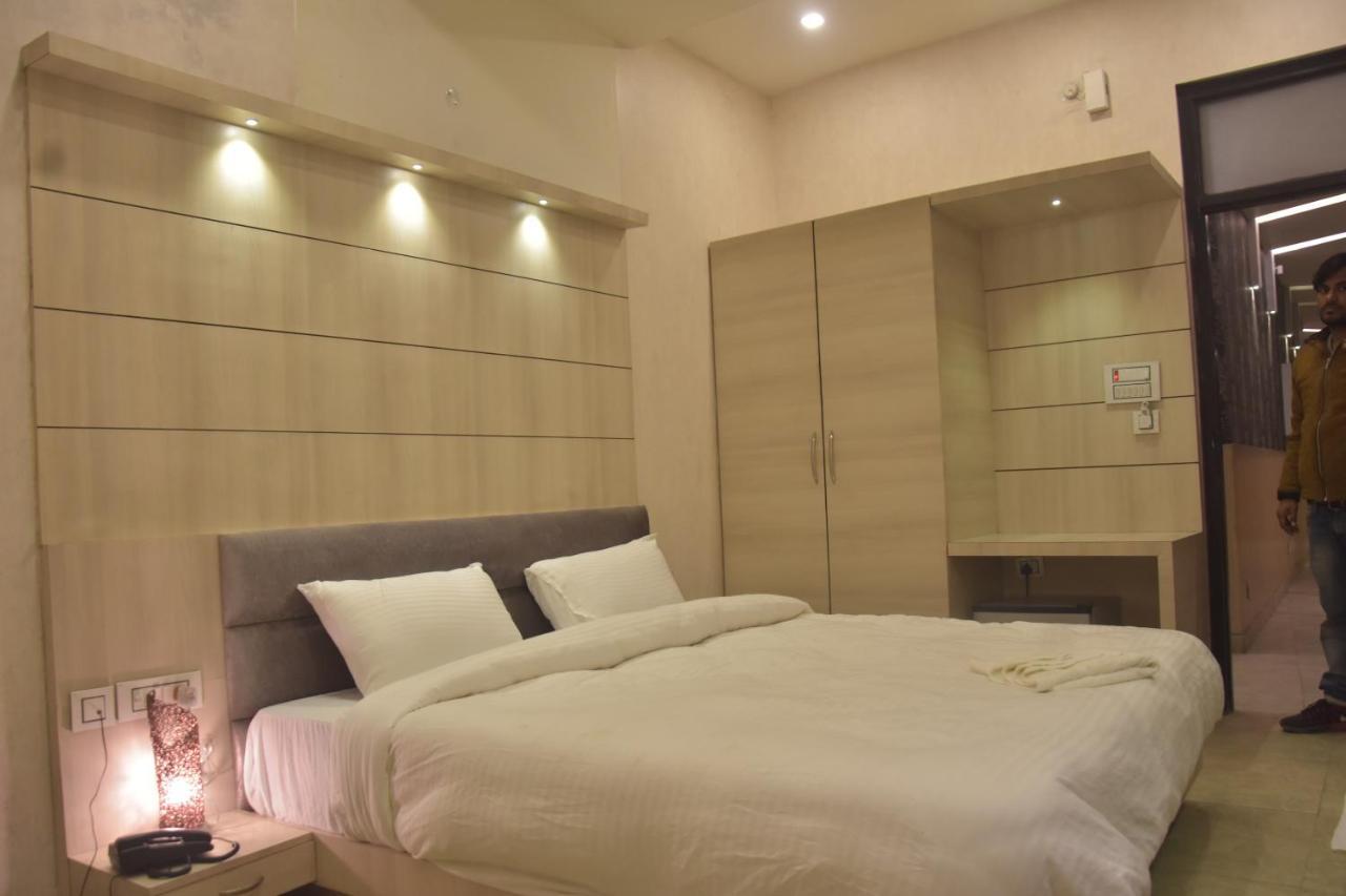Hotel Mahendra Plaza Hardoī エクステリア 写真